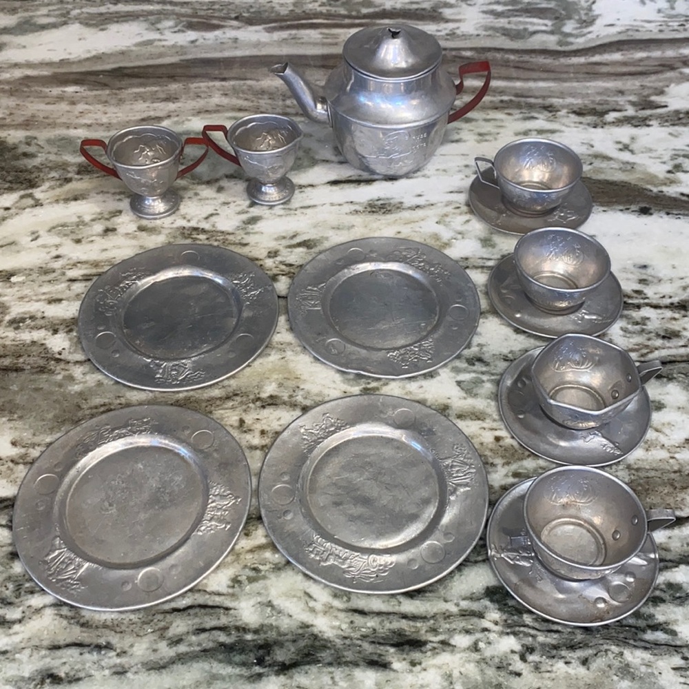 Vintage 1960s Puss in Boots Tea Set
